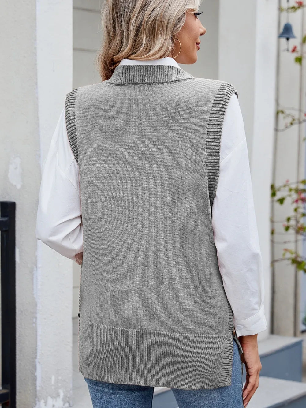 Buttoned Round Neck Sweater Vest (15)