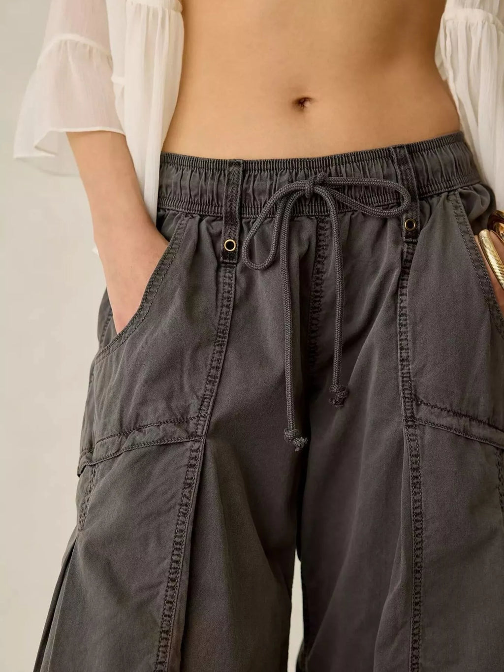 High-waisted Cargo Wide-leg Pants (2)
