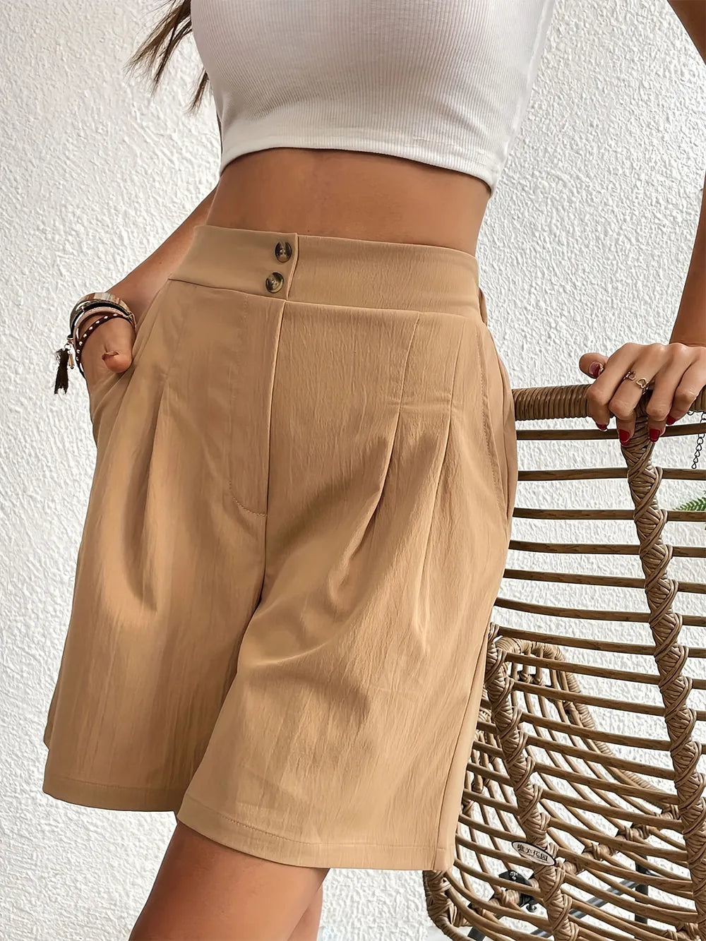 Pocketed Half Elastic Waist Shorts (24)