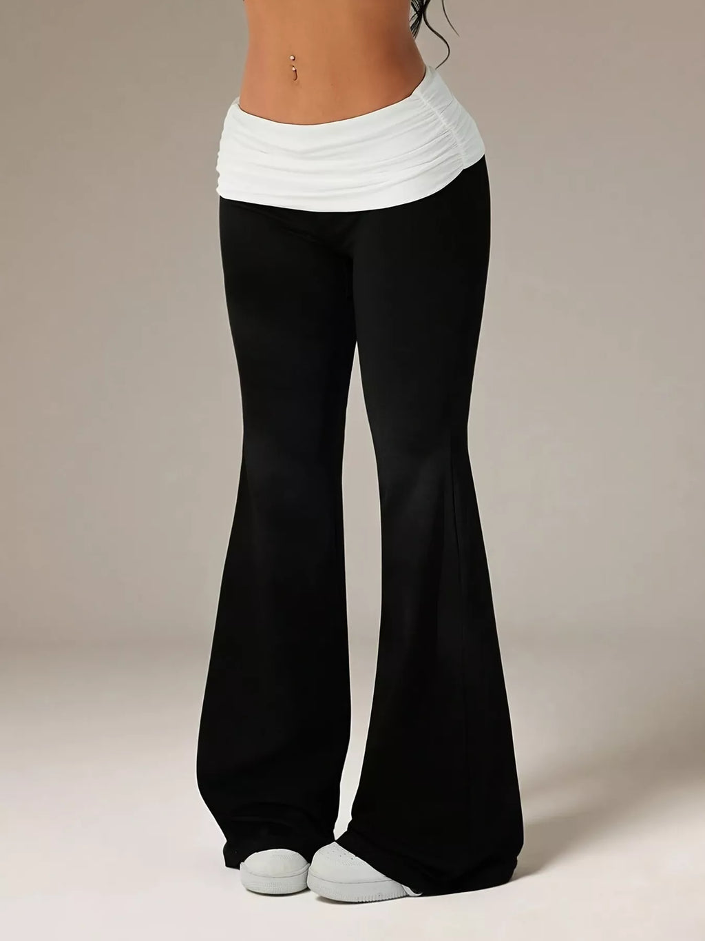 High-waisted Polka Dot Flare Pants (13)