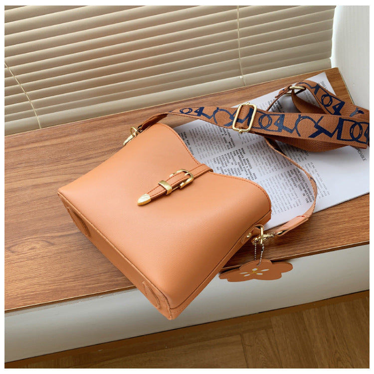 Large Capacity Shoulder Bag Wide Strap Crossbody photo 24