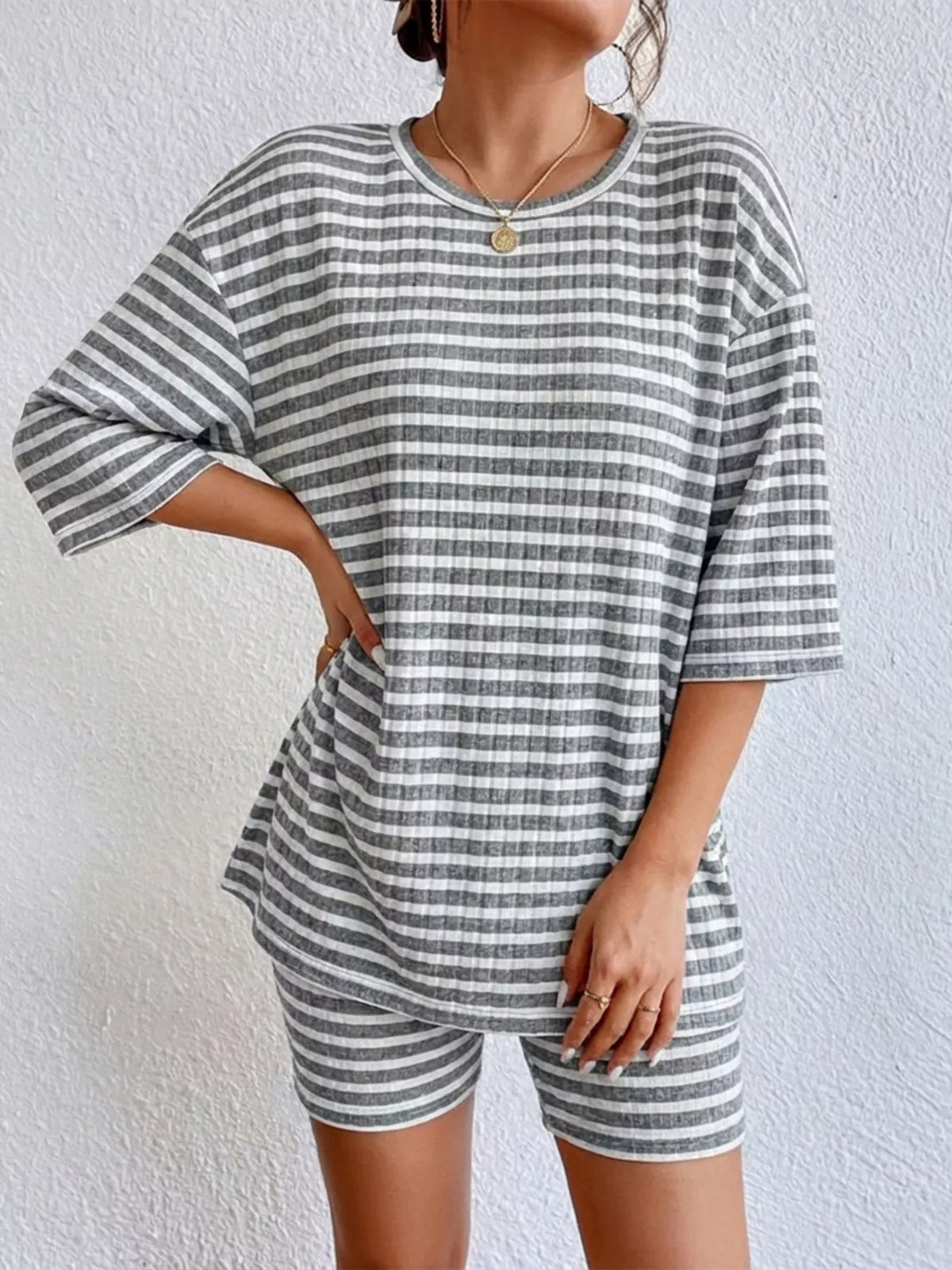 Striped Round Neck Top Shorts Set (23)