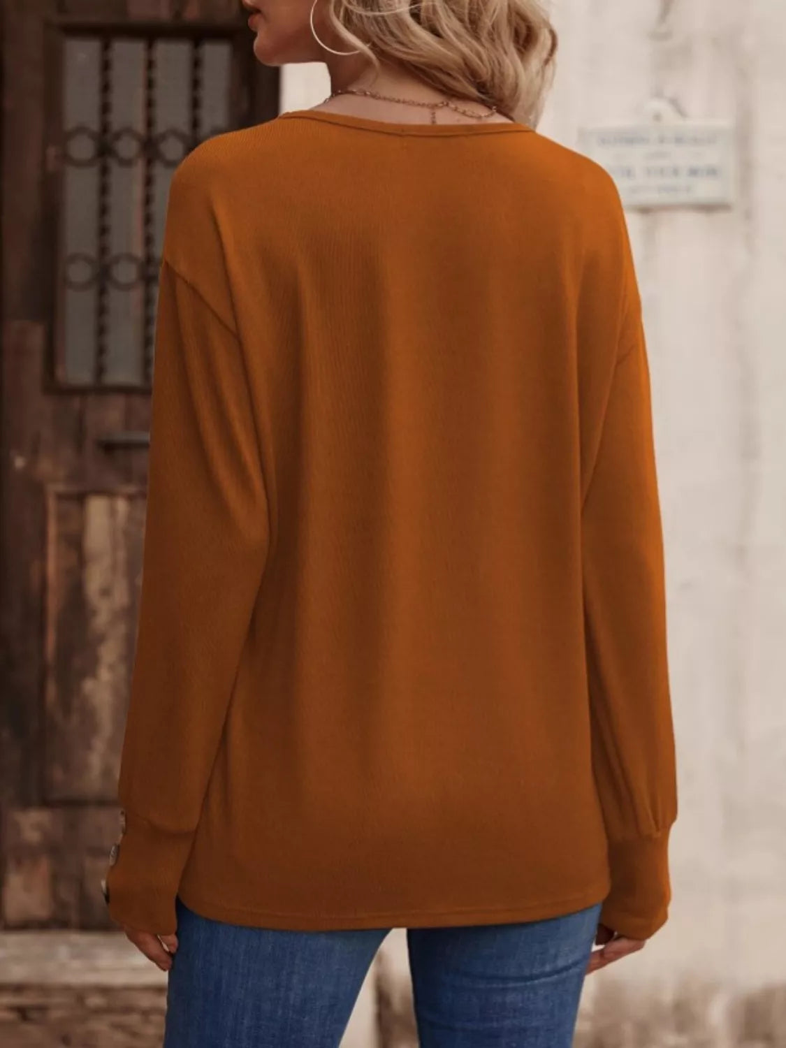 V-neck Long Sleeve T-shirt (23)