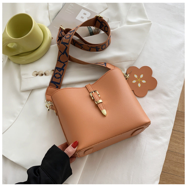 Large Capacity Shoulder Bag Wide Strap Crossbody photo 20