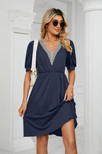 Contrast V-neck Puff Sleeve Pocket Dress (8)