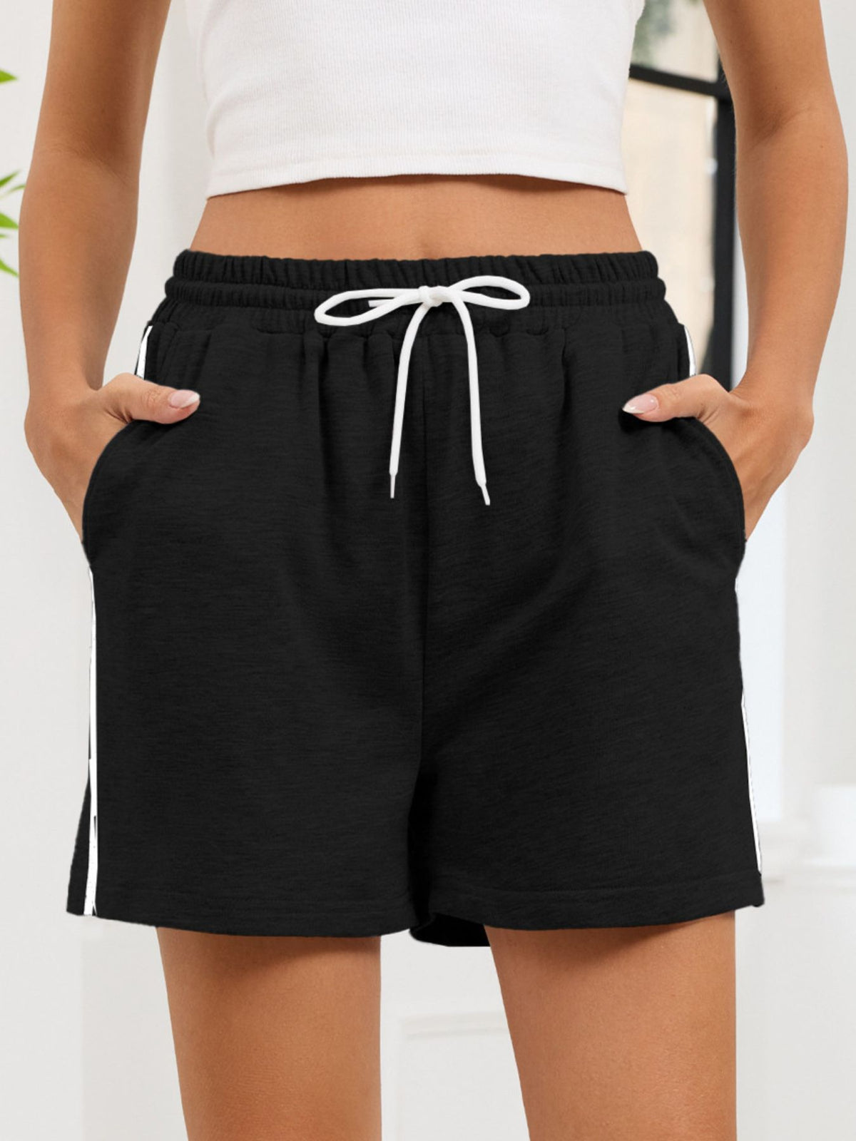Striped Trim Drawstring Shorts (7)