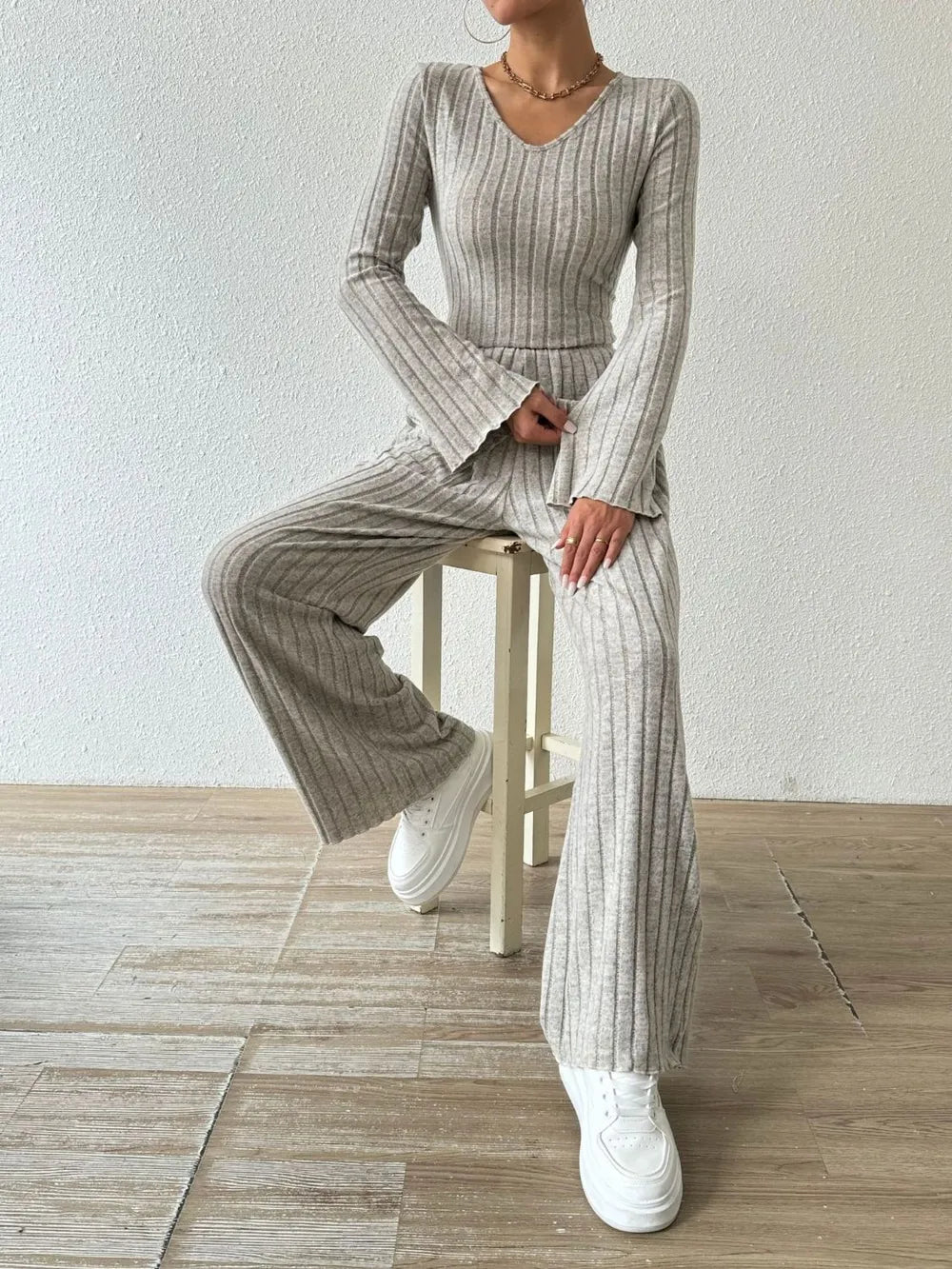 Ribbed V-neck Long Sleeve Top Pocketed Pants Set (4)