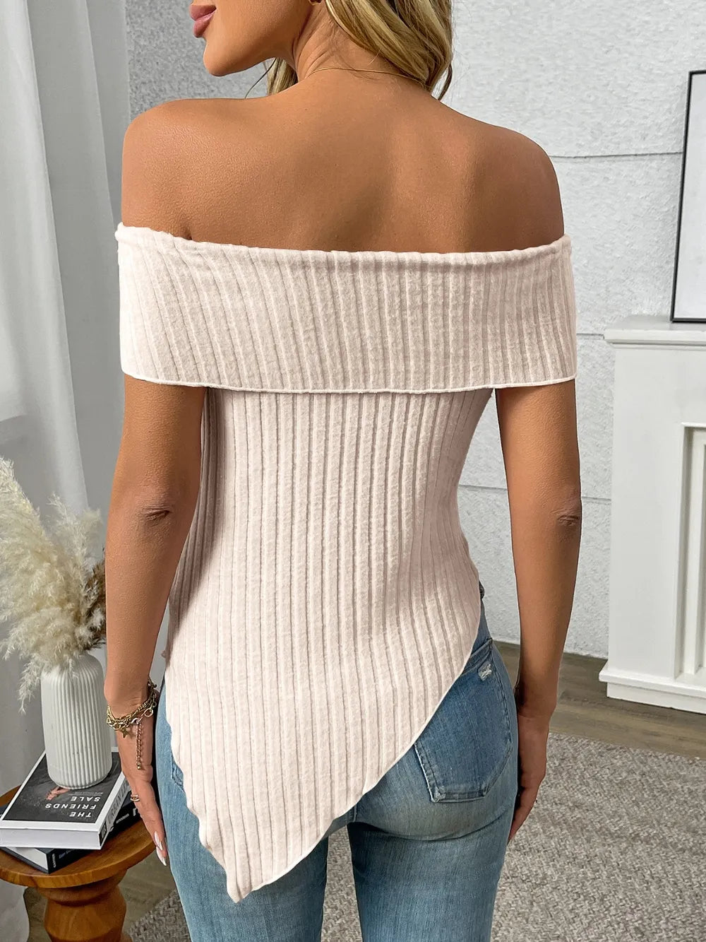 Ribbed Off-shoulder Asymmetrical Hem T-shirt (24)