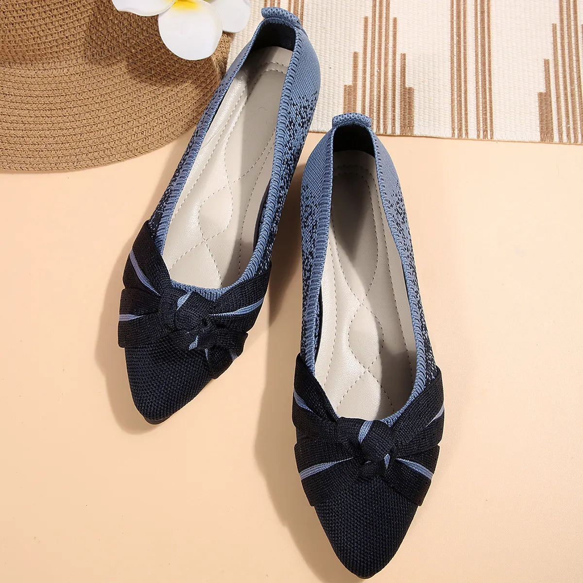 Contrast Point Toe Flats Slip-ons (2)