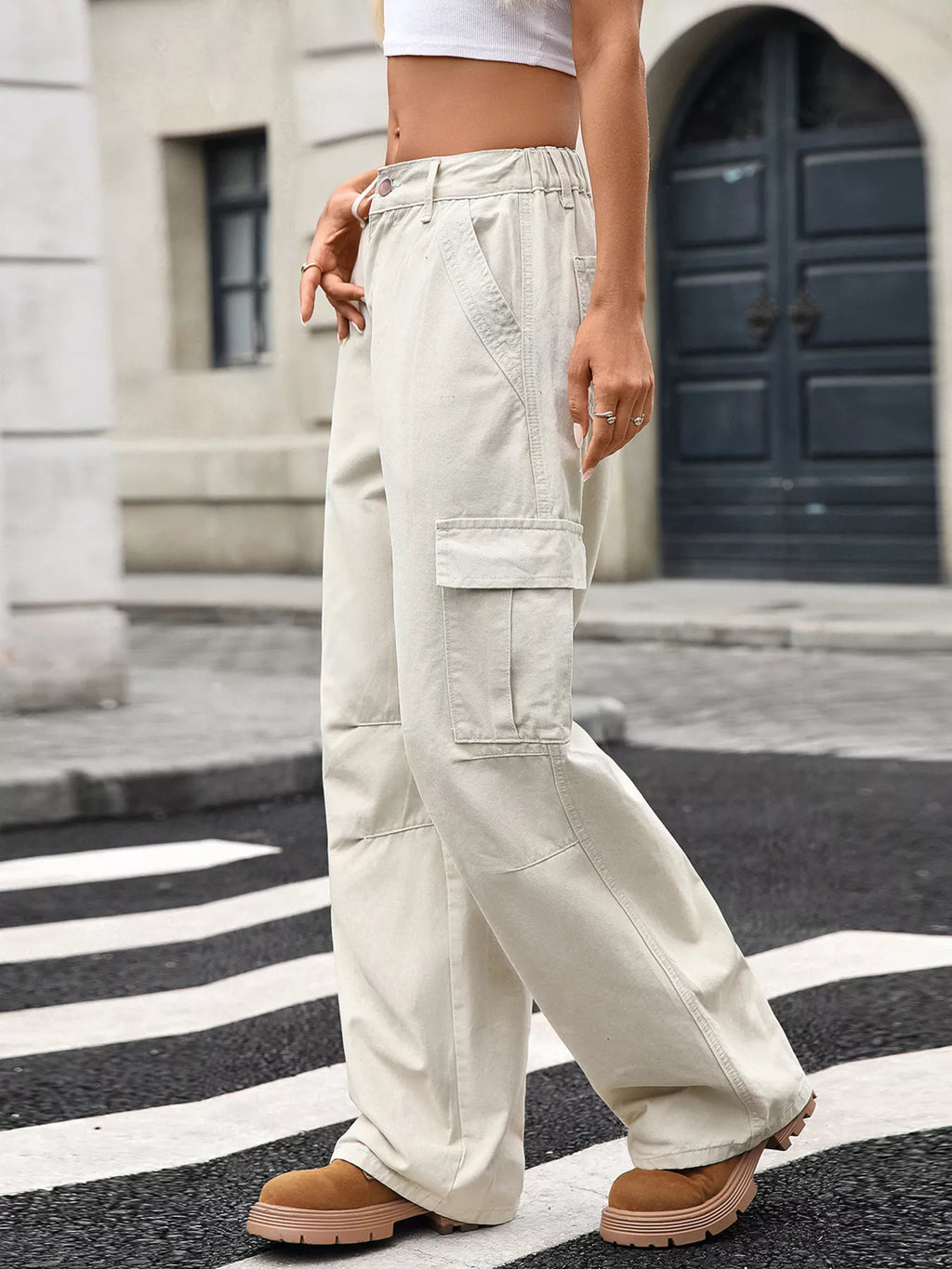 Relaxed Fit Cargo Jeans (3)