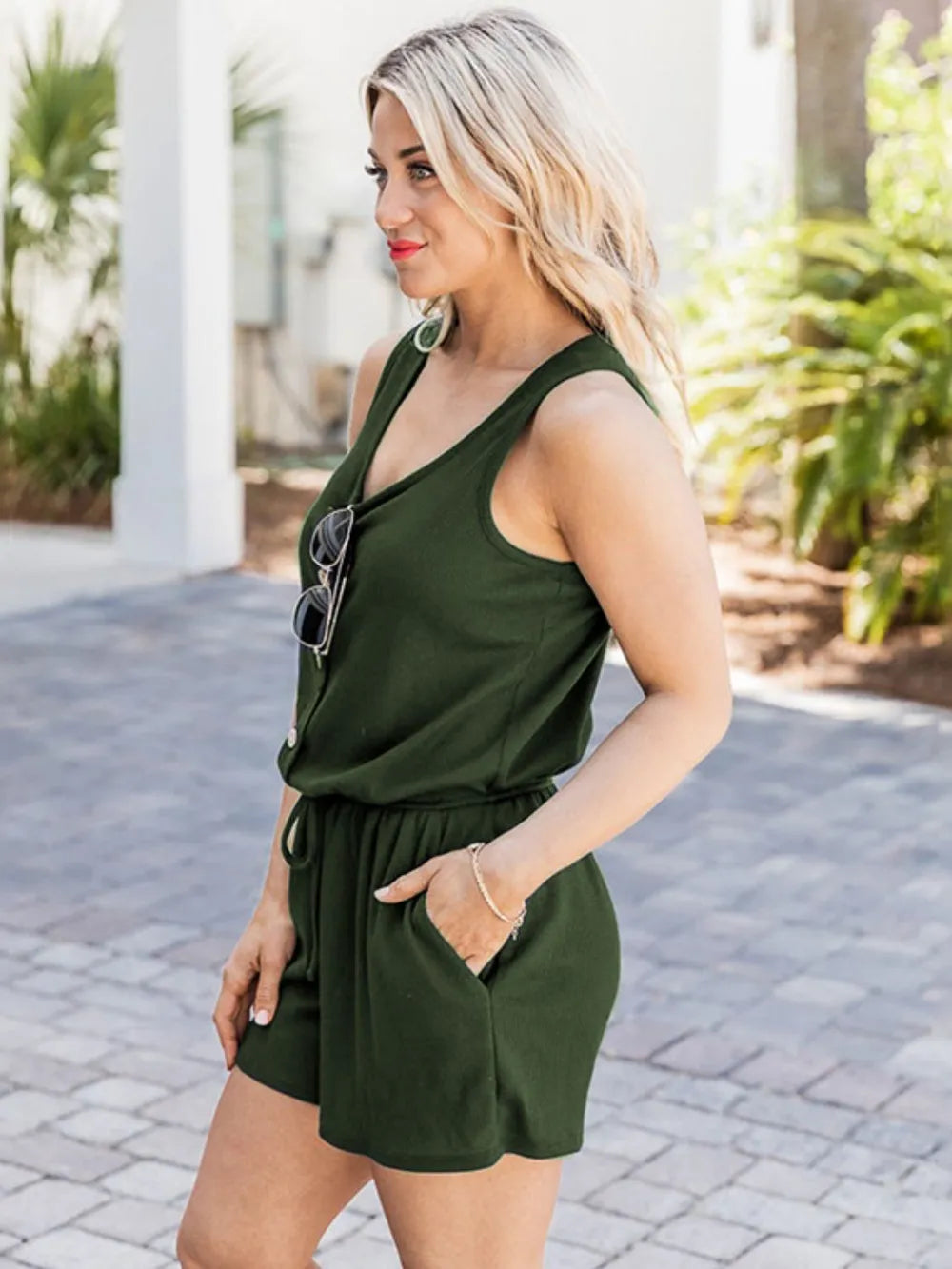 Scoop Neck Wide Strap Romper Pockets (4)
