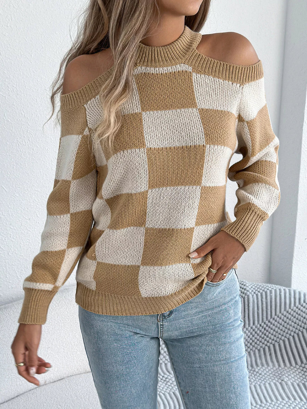 Cold Shoulder Checkered Long Sleeve Sweater (17)