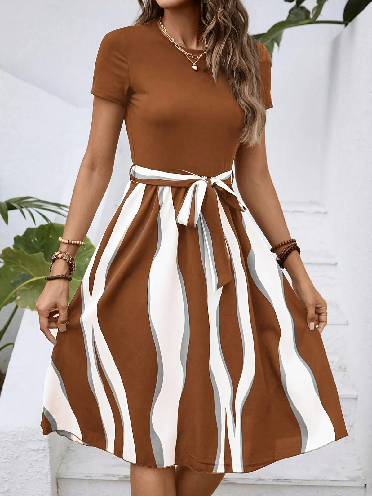 Striped Short Sleeve Tie Waist Dress (20)