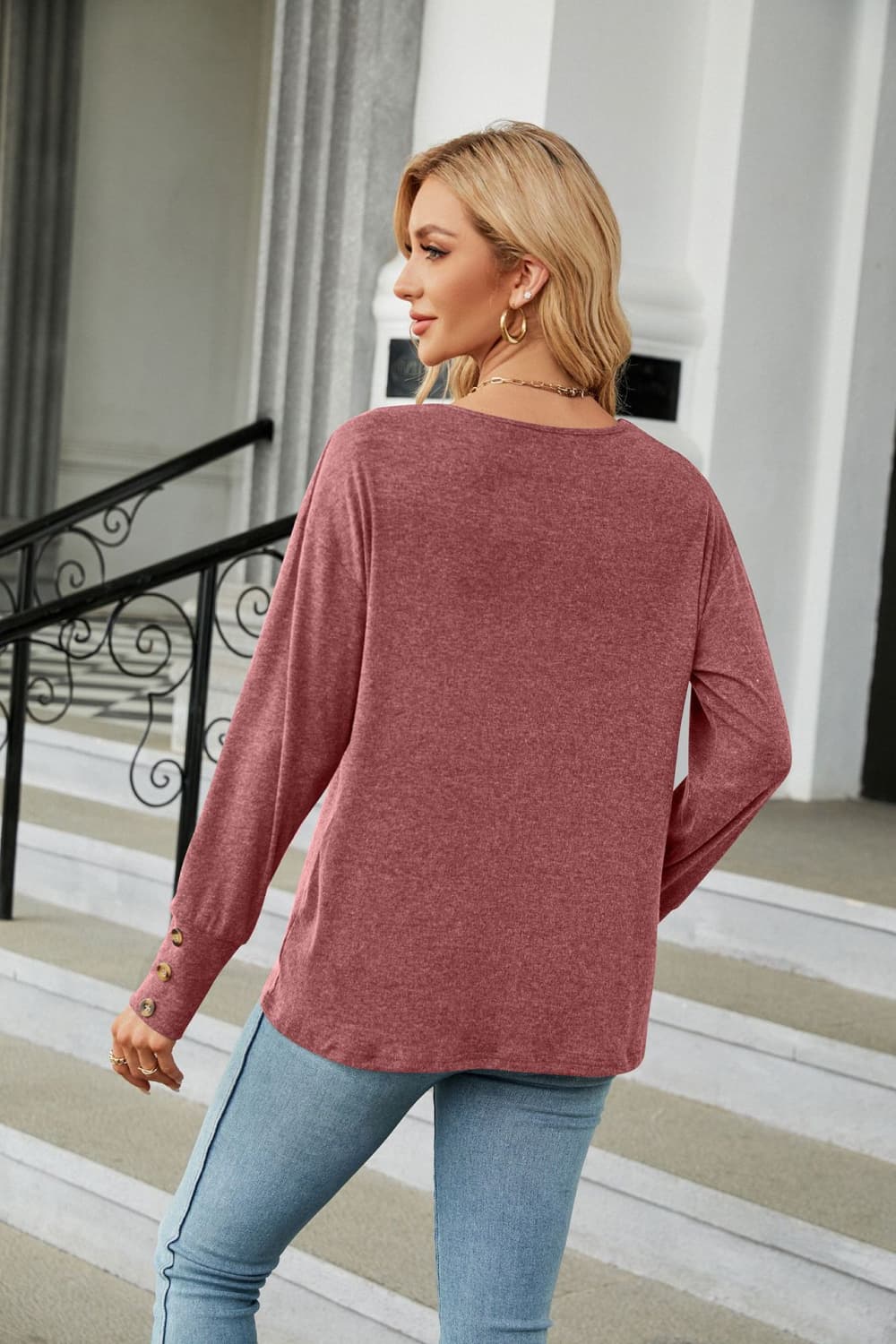 V-neck Long Sleeve T-shirt (18)