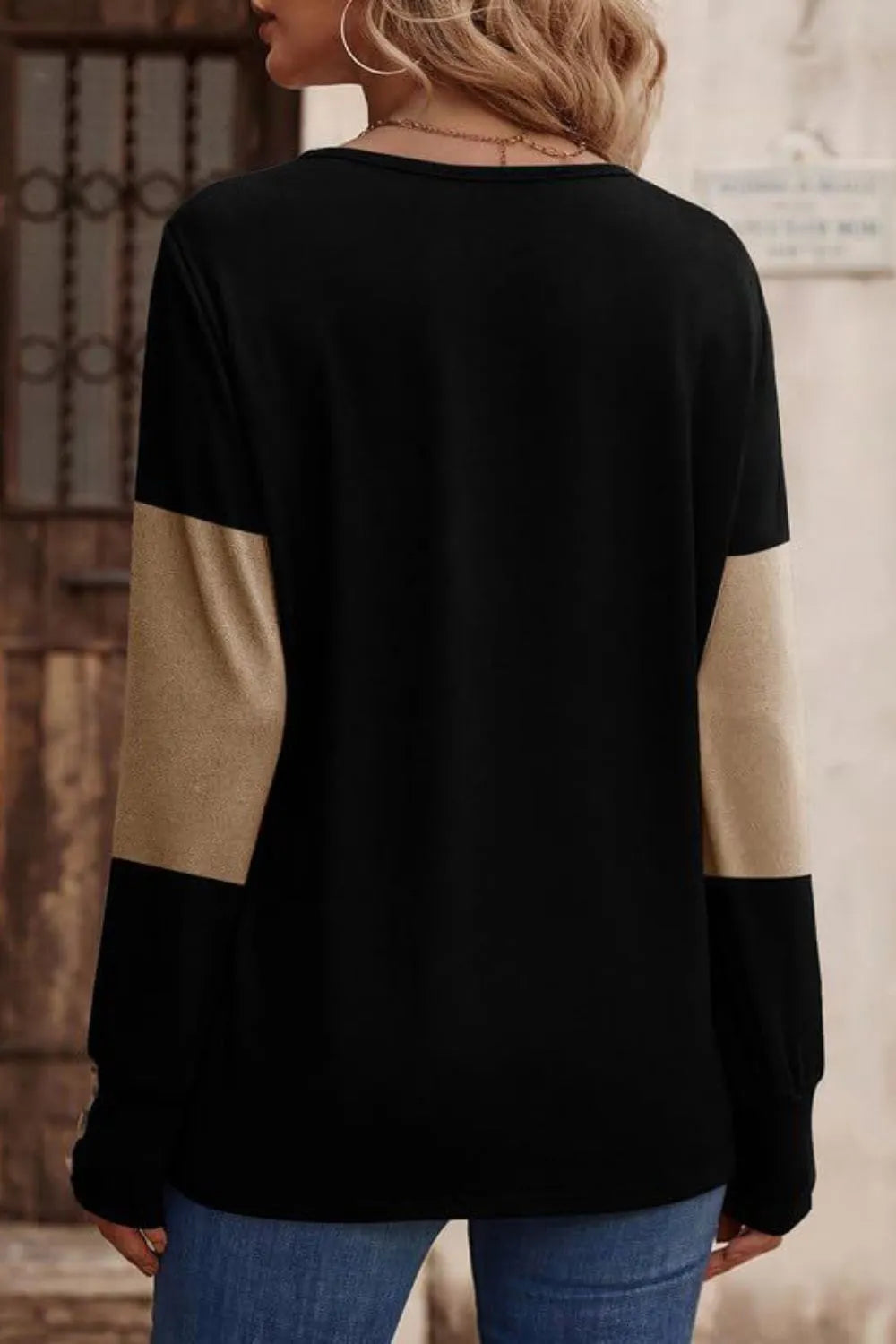 Decorative Button Contrast V-neck Long Sleeve T-shirt (3)