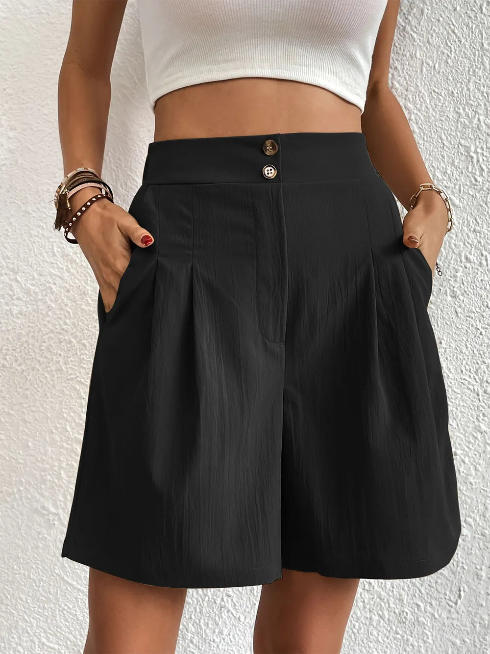 Pocketed Half Elastic Waist Shorts