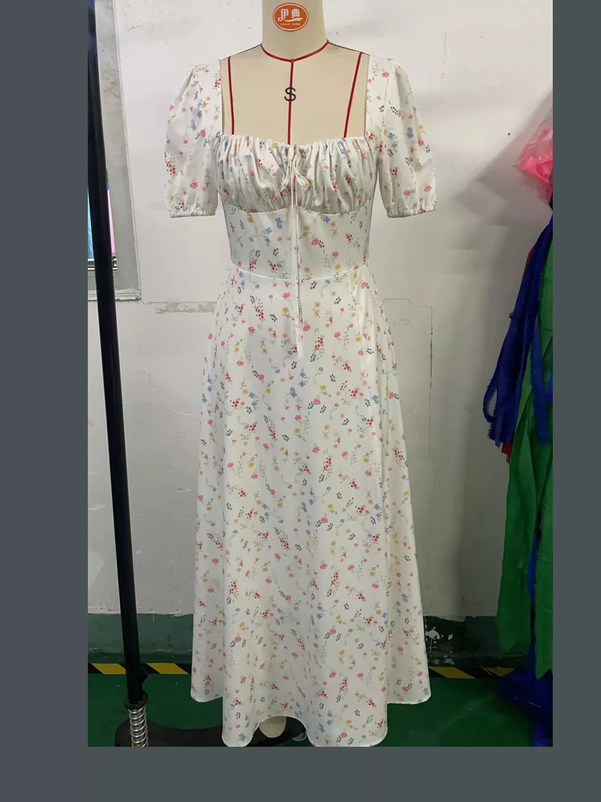 Floral Spaghetti Straps Midi Dress (40)