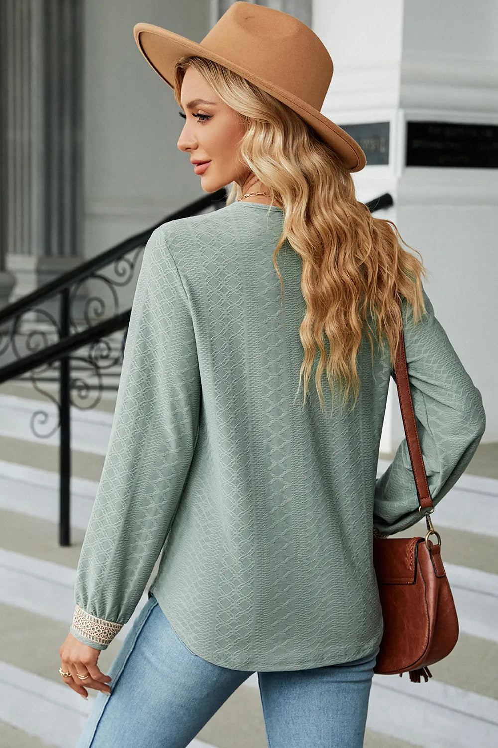V-neck Long Sleeve T-shirt (15)
