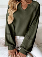 Notched Raglan Sleeve Sweatshirt (20)