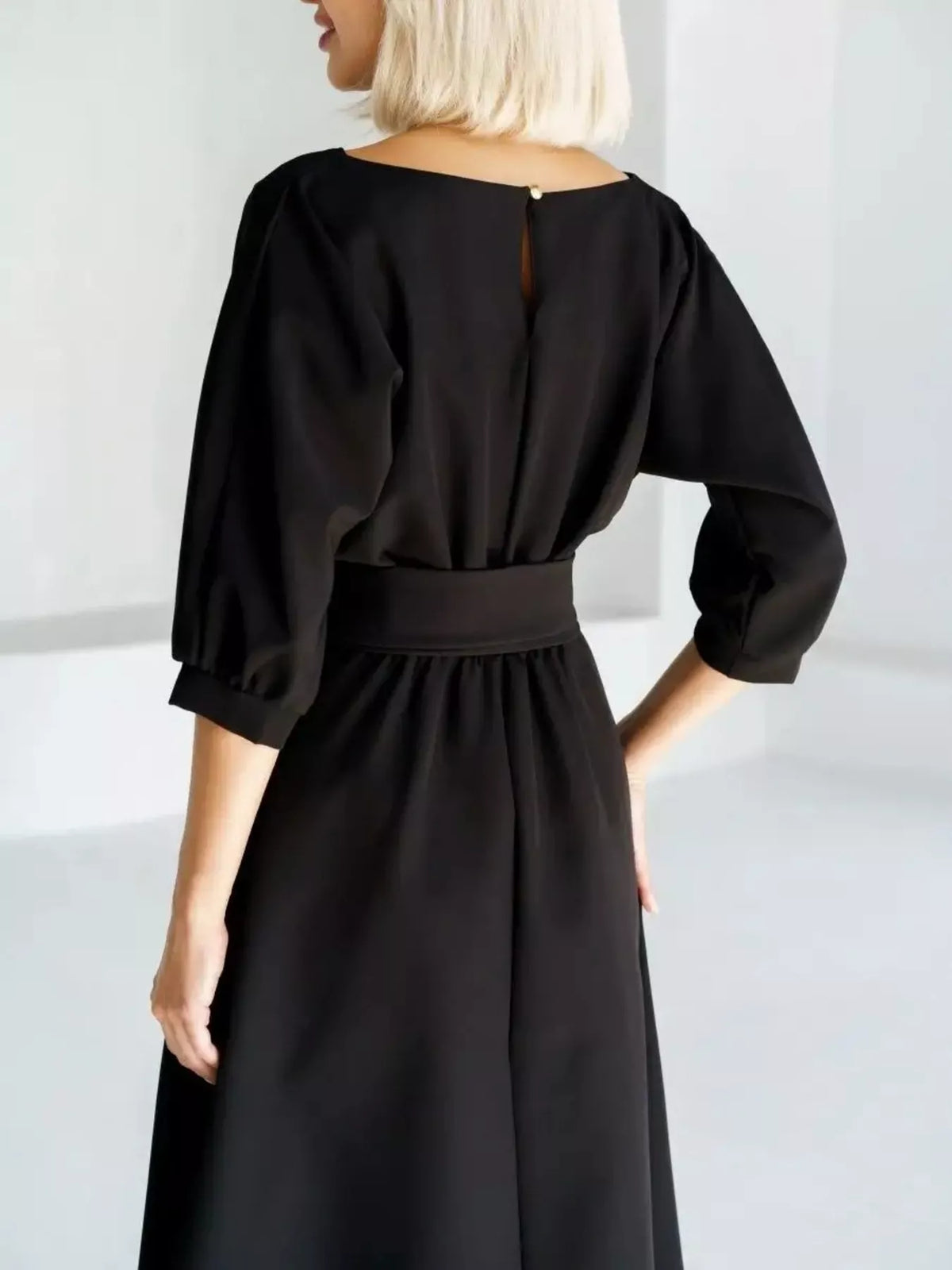 Elegant Belted Waist Midi Dress (6)