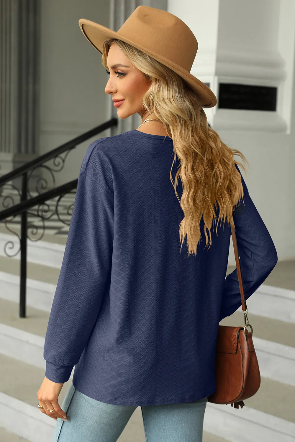 V-neck Long Sleeve T-shirt (4)