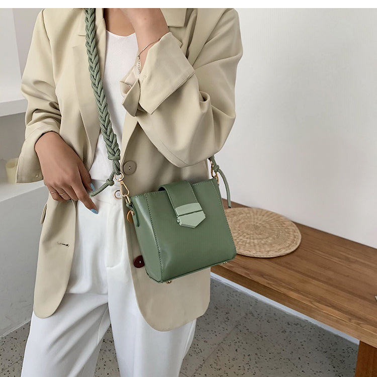 Bag Woven Shoulder Messenger photo 2
