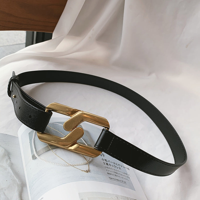 Versatile Black Leather Belt photo 1