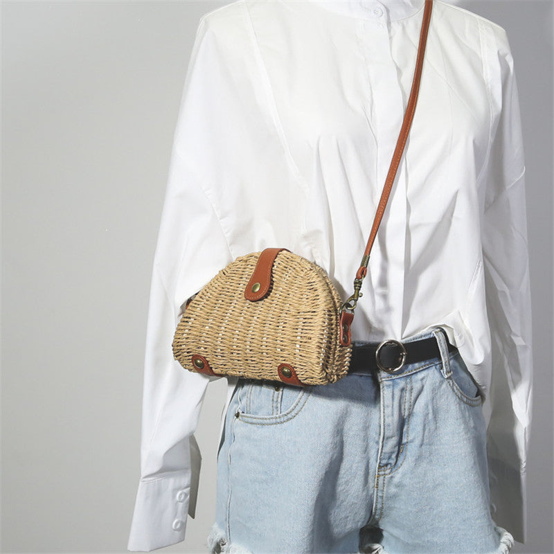 Semicircular Mini Straw Bag photo 1