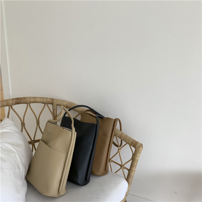 Simple Shoulder Bag photo 1