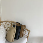 Simple Shoulder Bag photo 1