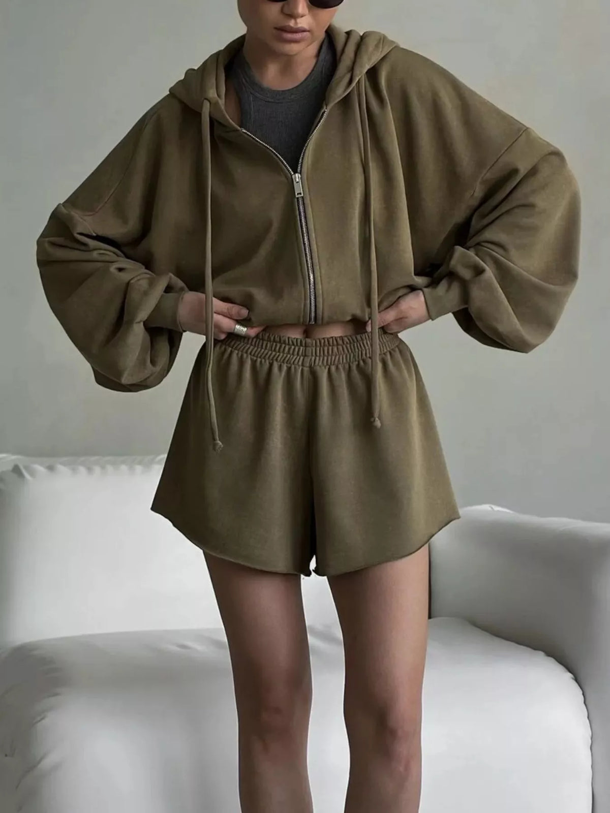 Oversized Zip-up Hoodie Shorts Set (25)