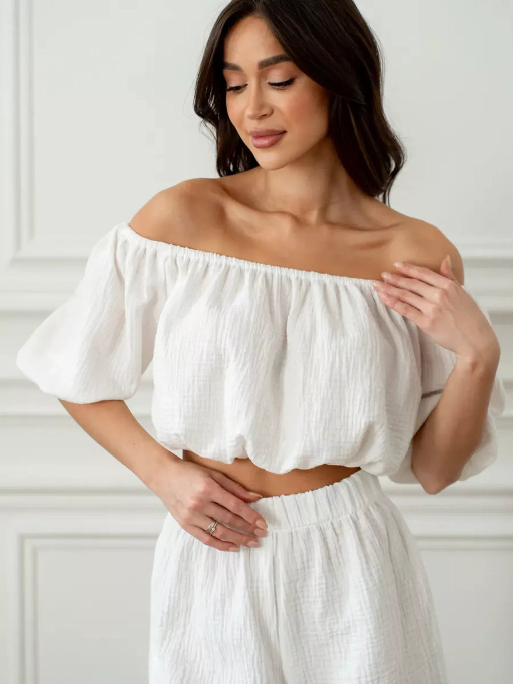 Off-shoulder Cropped Top Shorts Set (8)