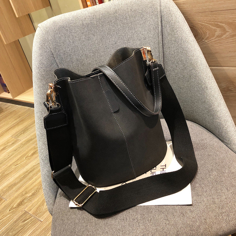 Scrub Bucket Bag Shoulder variant CJBHNSNS08392-black