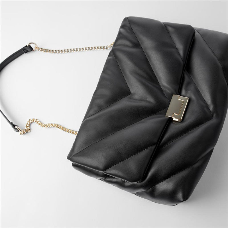 White Oversized Chain Bag photo 4
