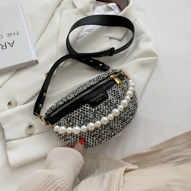 Contrast Pearl Wide Shoulder Strap Bag variant CJNS113479601AZ