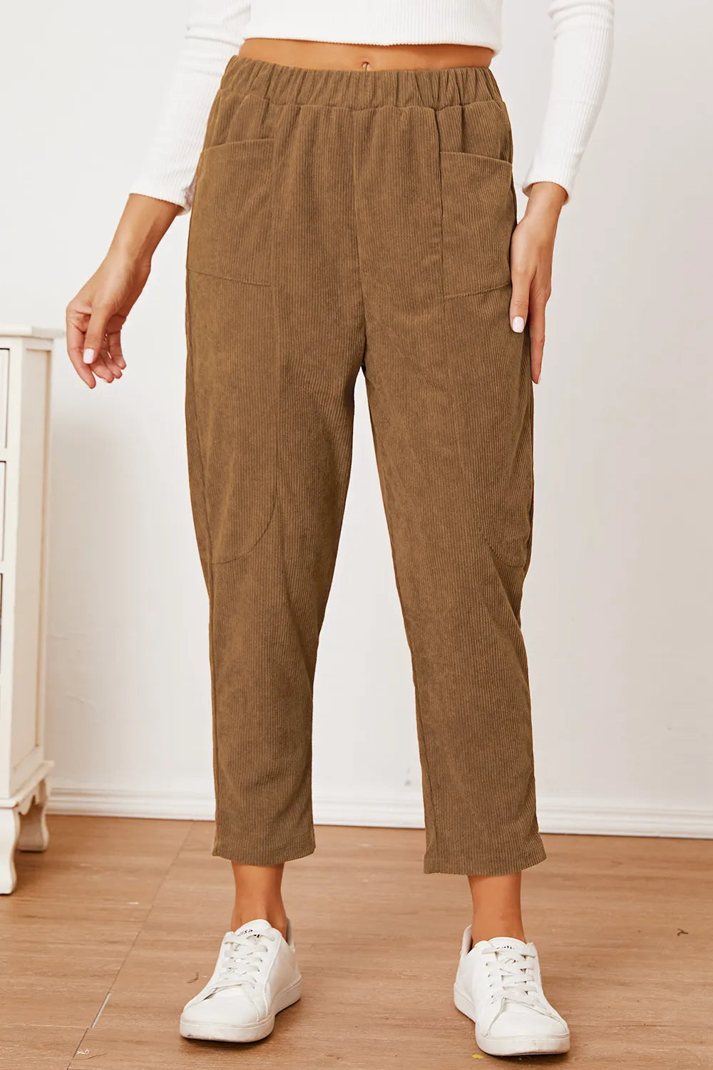 Pocketed Elastic Waist Pants (3)