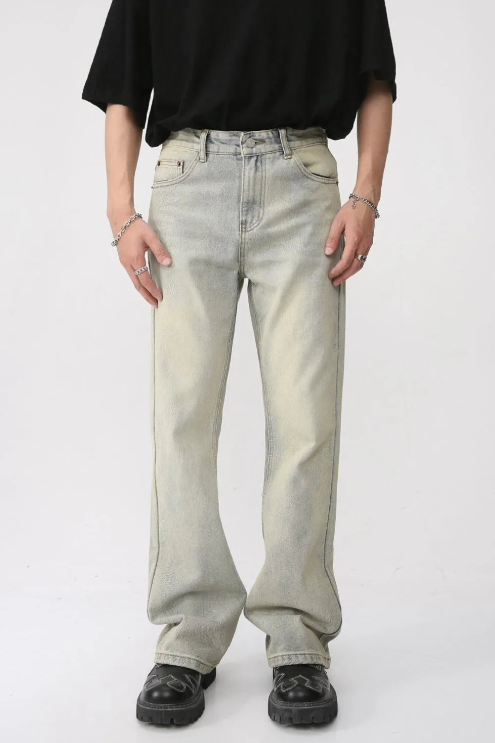 Mid Rise Jeans Pockets