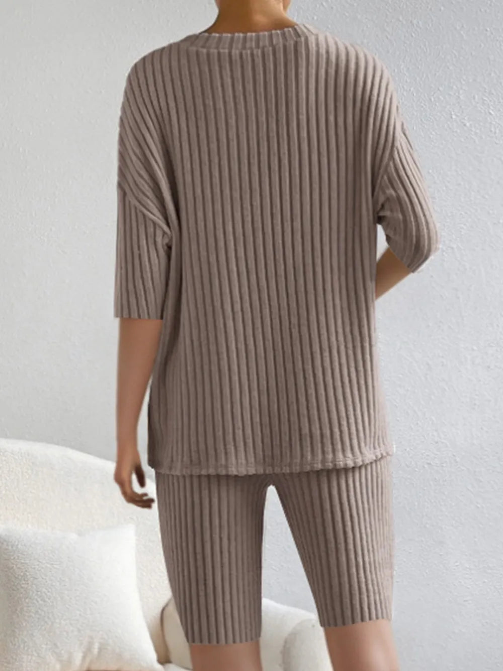 Ribbed V-neck Top Shorts Set (2)
