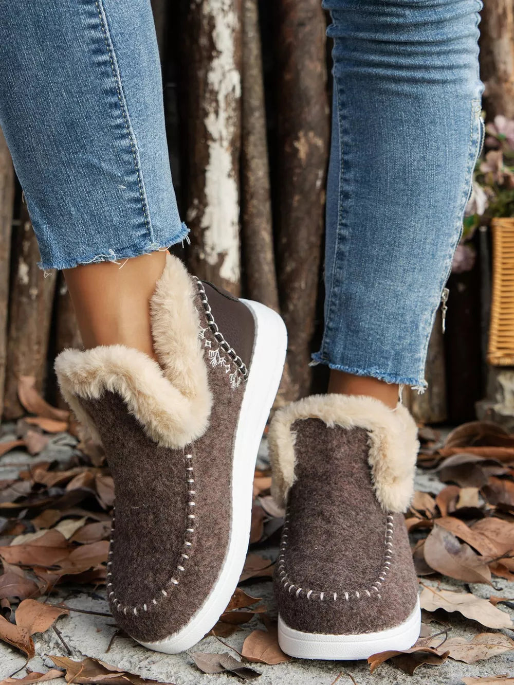 Furry Suede Round Toe Flat Sneakers (4)