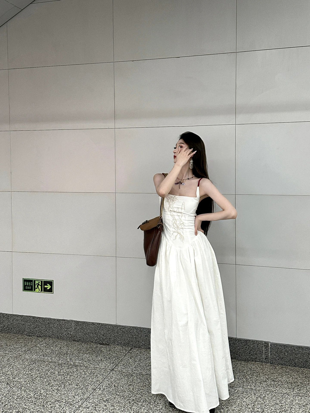 Strap Dress Waist-cinching Figure-flattering photo 1