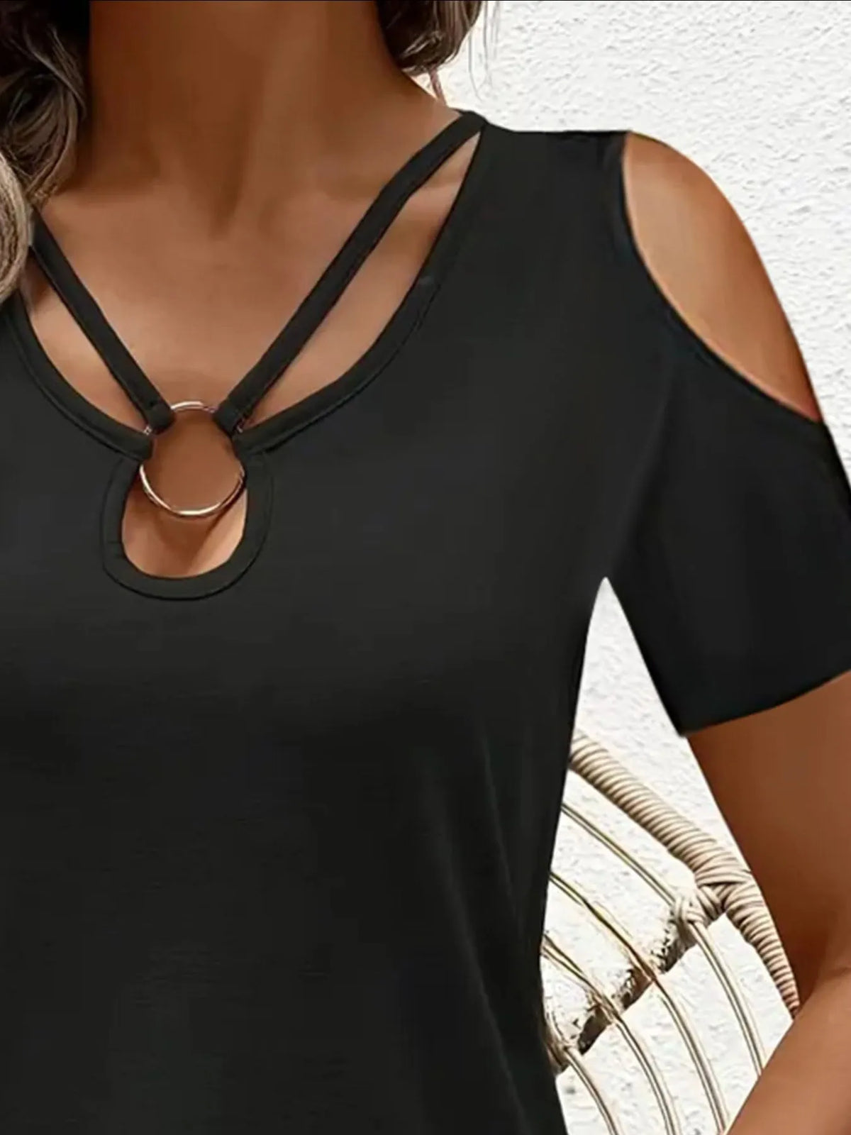 Cold Shoulder T-shirt Metal Ring Detail (4)