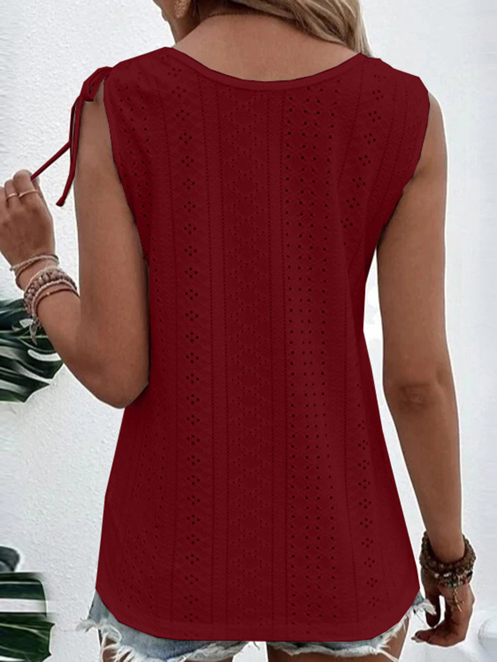 Full Size Scoop Neck Sleeveless Tank Top (2)