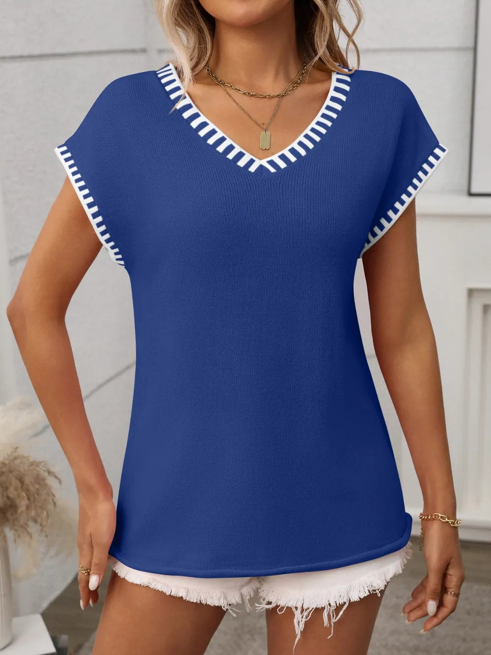 Contrast Trim V-neck Short Sleeve Knit Top (18)