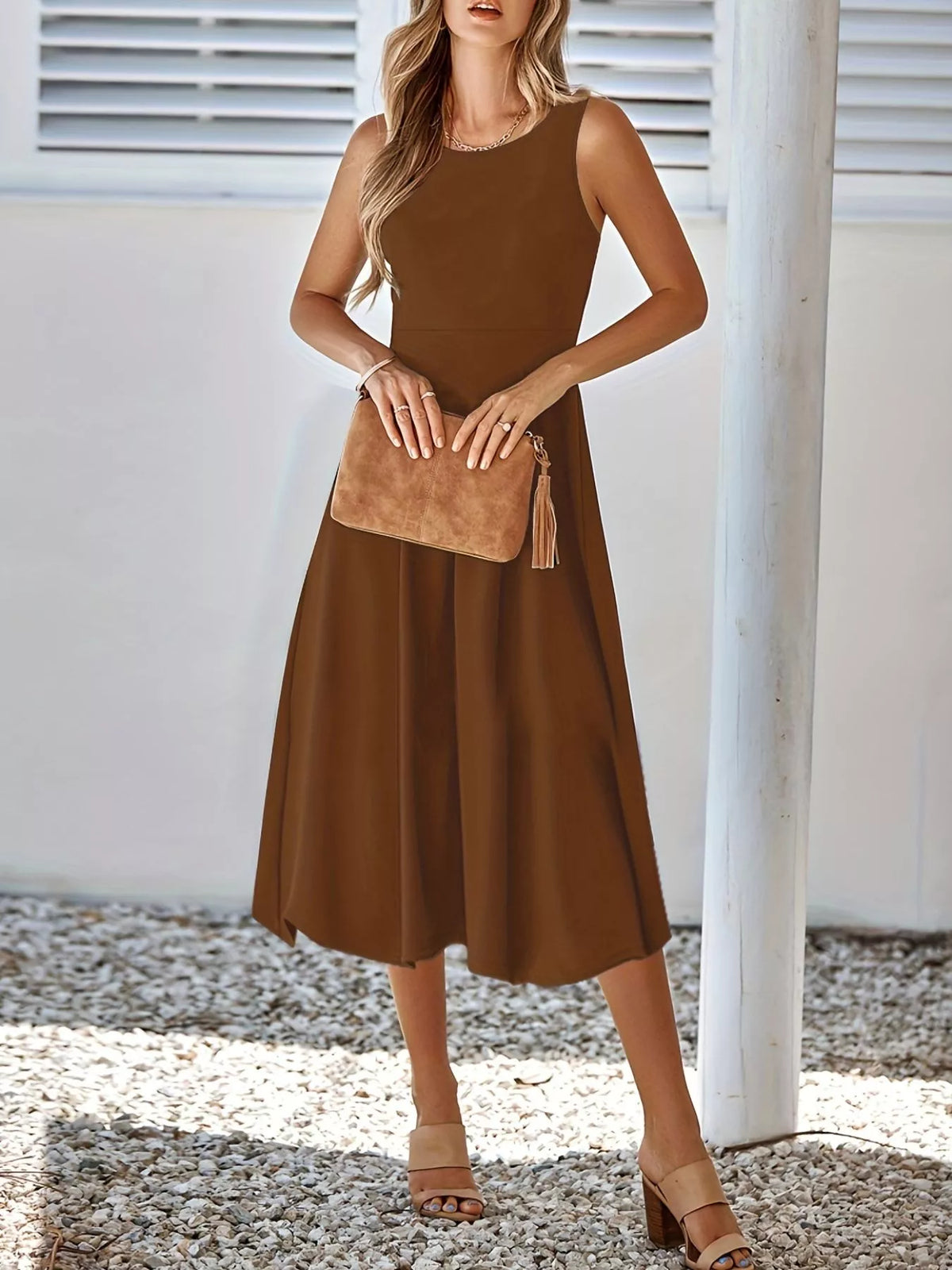 Sleeveless A-line Midi Dress (21)