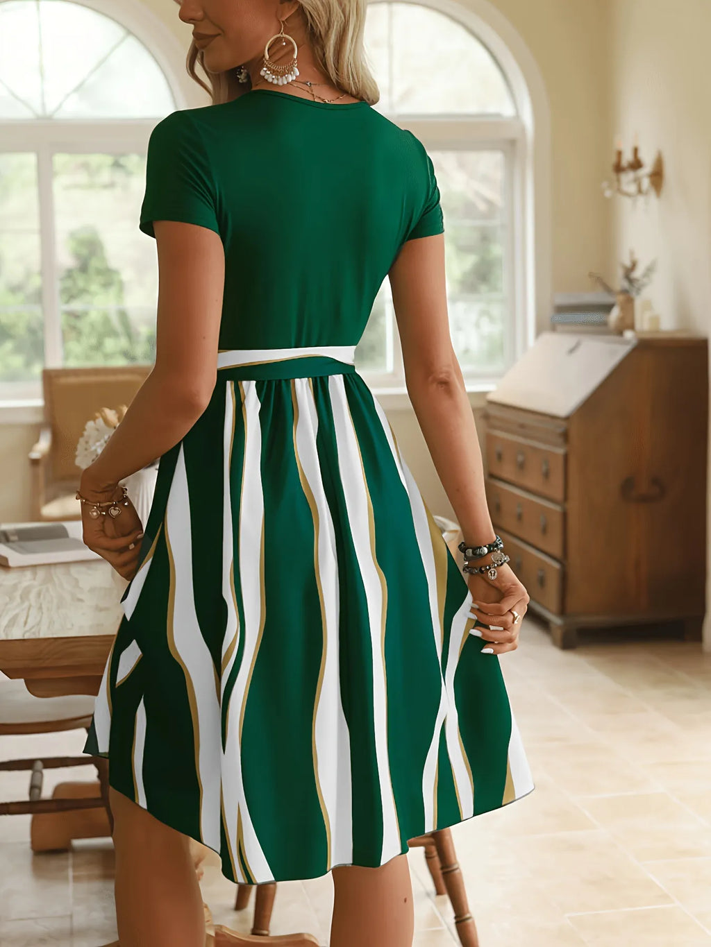 Striped Short Sleeve Tie Waist Dress (2)
