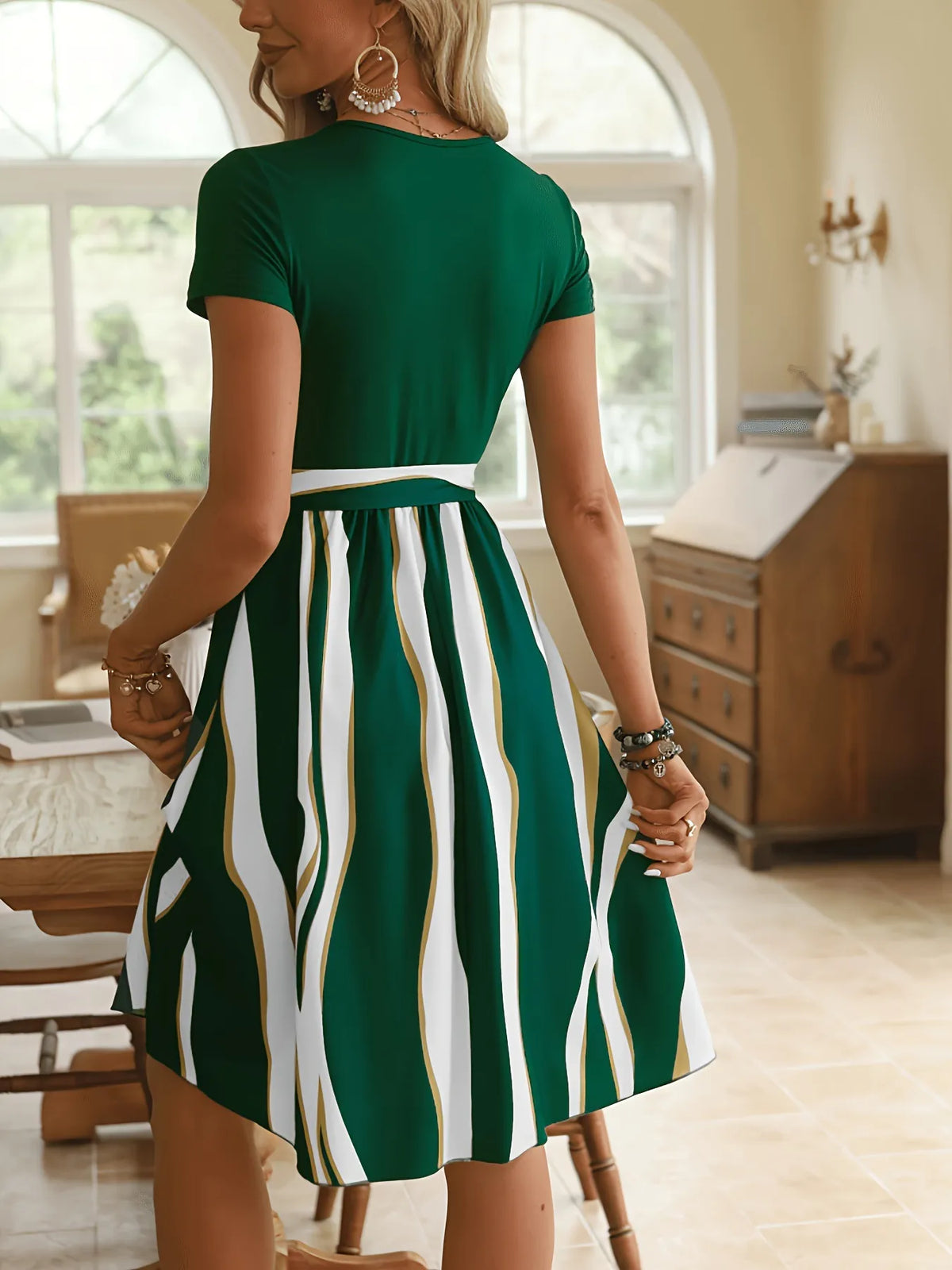 Striped Short Sleeve Tie Waist Dress (2)