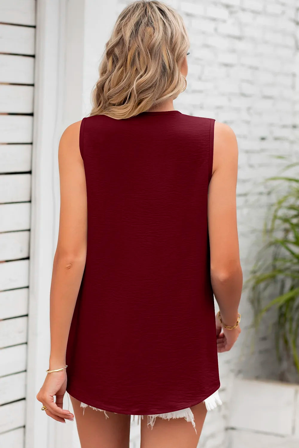 Texture V-neck Sleeveless Top (20)