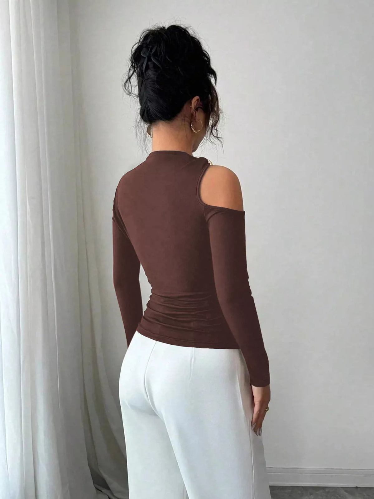 Cutout One-shoulder Long Sleeve T-shirt (8)