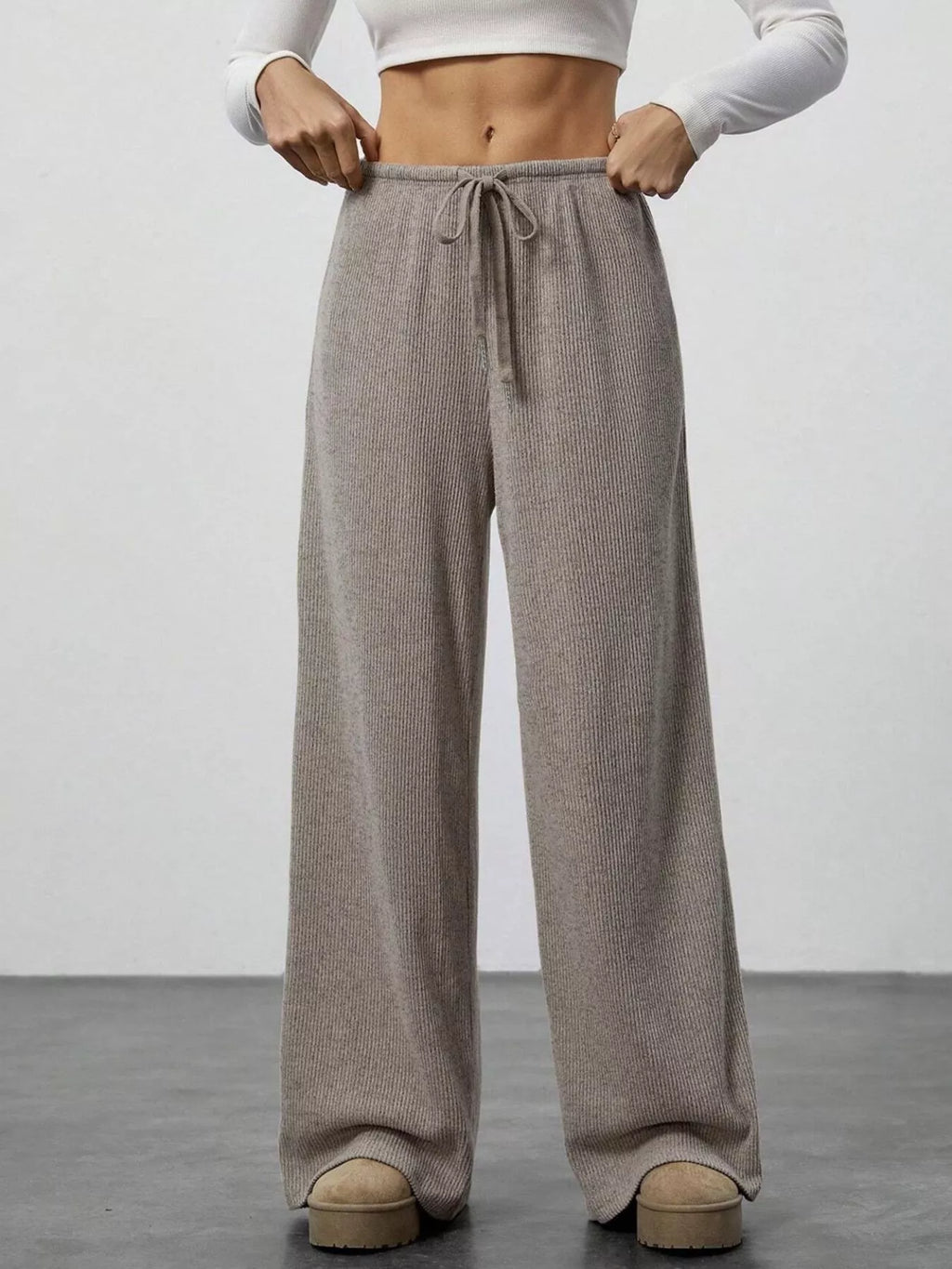 Relaxed Fit Drawstring Pants (2)