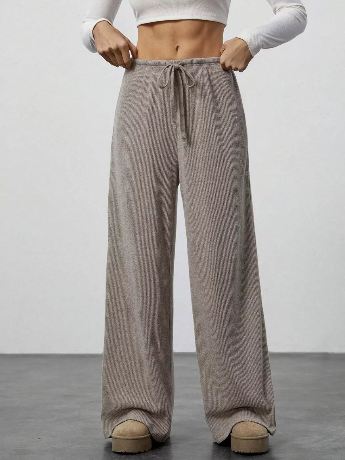 Relaxed Fit Drawstring Pants (2)